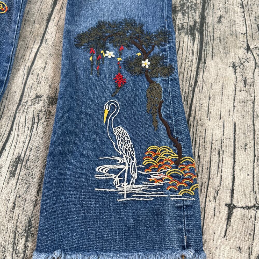 Johnny Was Cropped Baby Boot Jeans 28 Blue Embroidered Boho Floral - Picture 4 of 13
